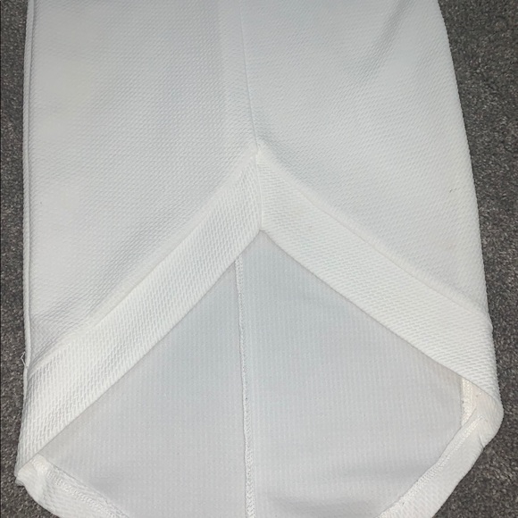 SOLD* UK2LA Classy White V Pencil Skirt NWOT - Picture 2 of 6